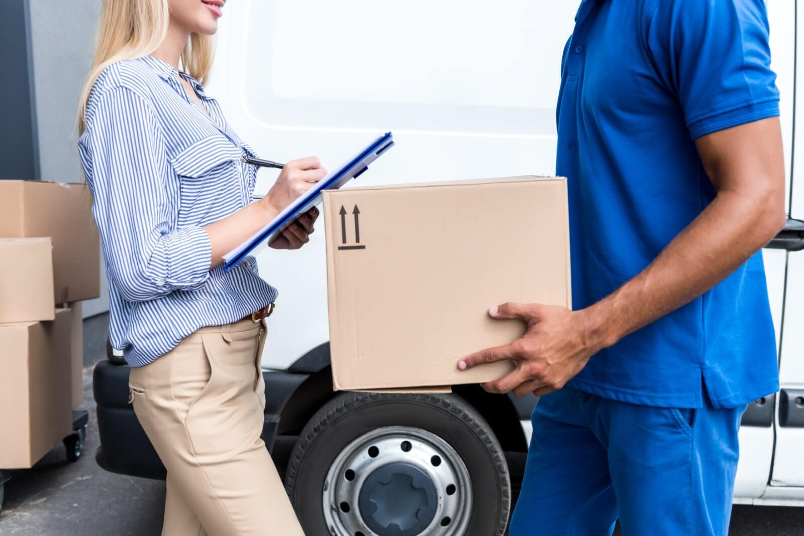 How a Courier Broker Arranges Urgent Medical and Pharma Freight Nationwide (1)