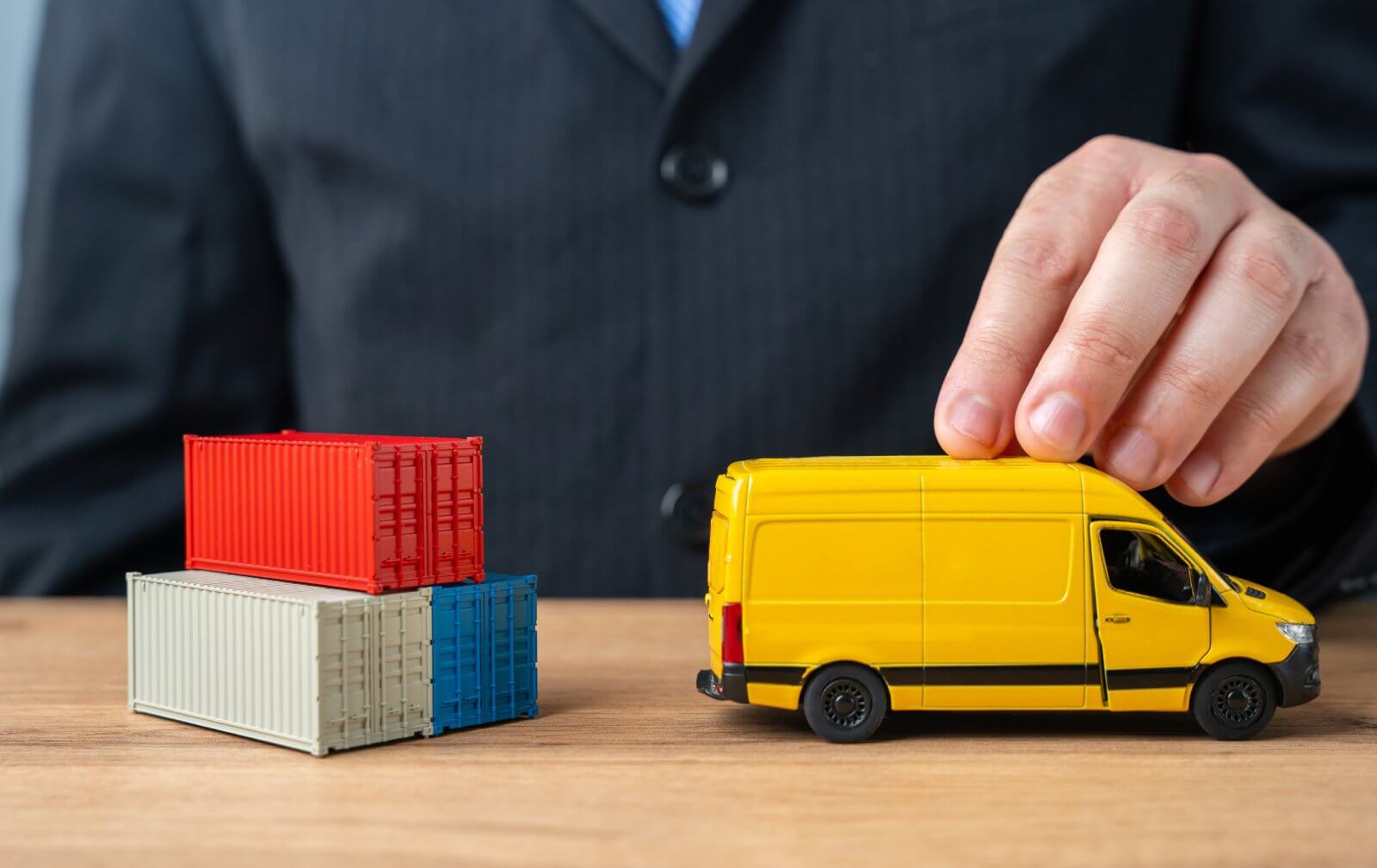 How a Freight Broker Arranges Expedited Ground Shipping Nationwide (1)